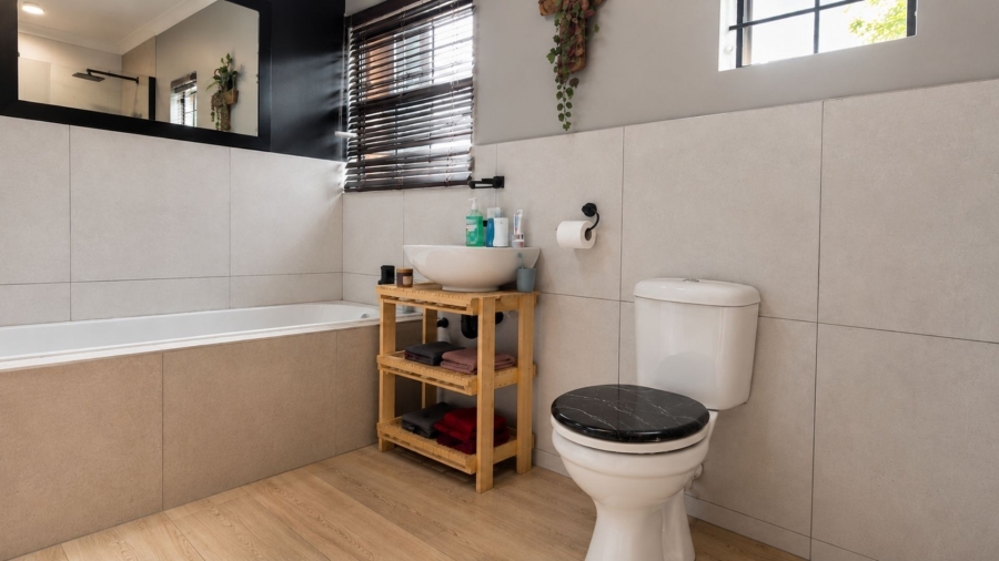 3 Bedroom Property for Sale in Safari Gardens North West